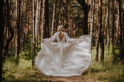 Balti rėmeliai vestuvių fotografija