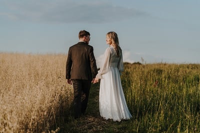 Balti rėmeliai vestuvių fotografija