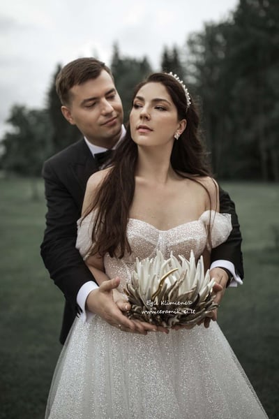 https://static-media.vestuves.lt/static/listing/egle-klimiene/Prezidentinis_Koralas_162.jpg