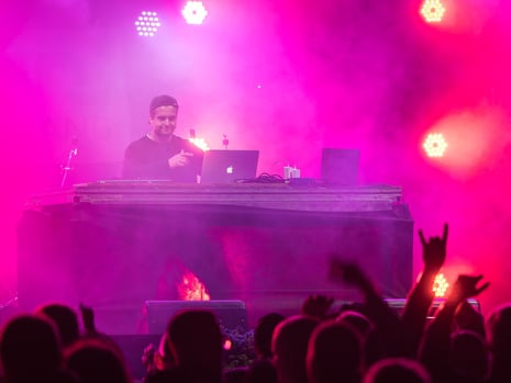 Vilniaus vestuvių DJ ir vedėjų paslaugų kainos: išsami Vestuves.lt rinkos analizė